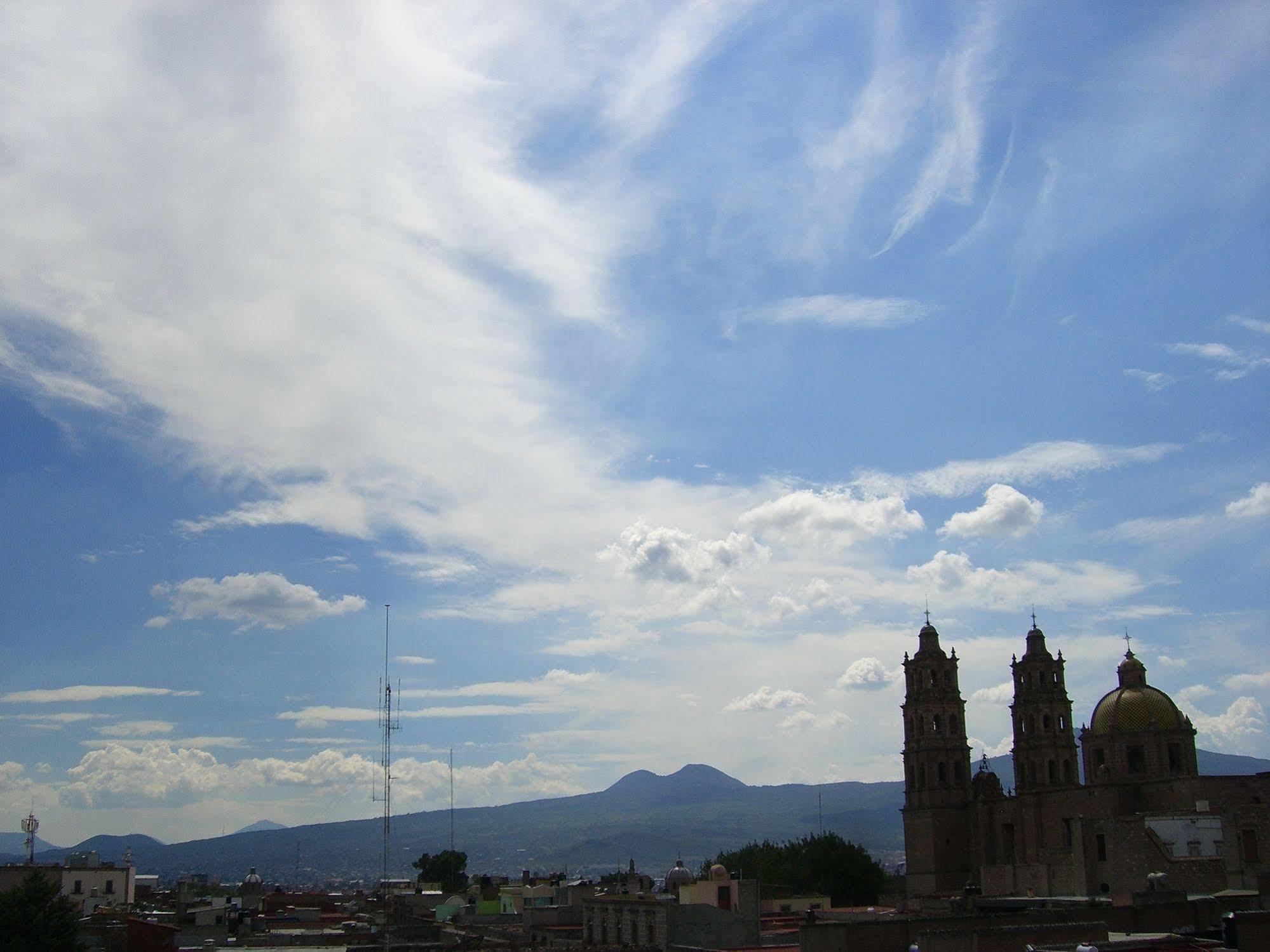 Hostal Casa Castillo Morelia Exterior photo